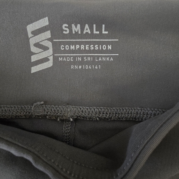 Second Skin Athletic Leggings compression size small - Picture 6 of 6